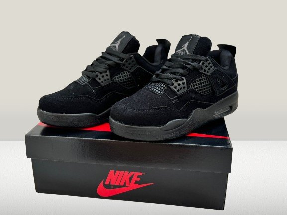 Stylist Jordan 4 Black cat Sneakers