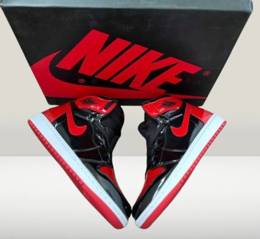 Top-down view of Air Jordan 1 Patent-Bred
