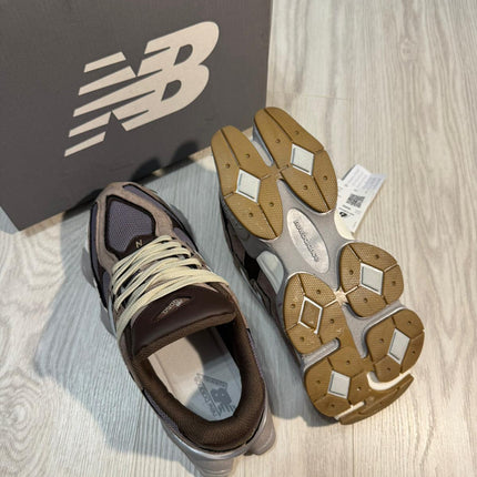 New Balance Sneakers 9060 Maro [NEW]