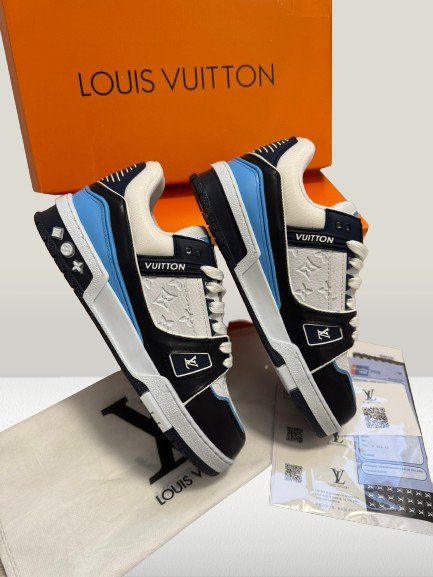 Classic Louis Vuitton Sneakers 