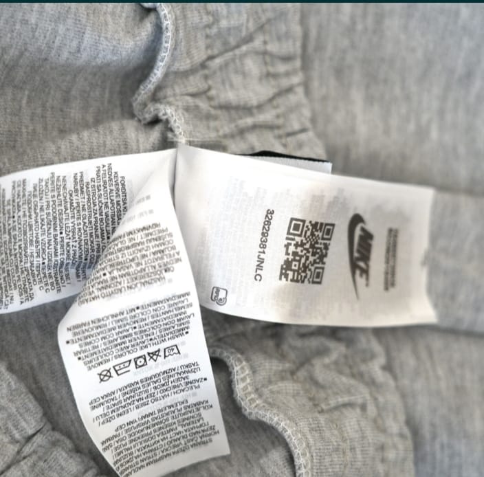 Detalii – trening Nike Tech Fleece