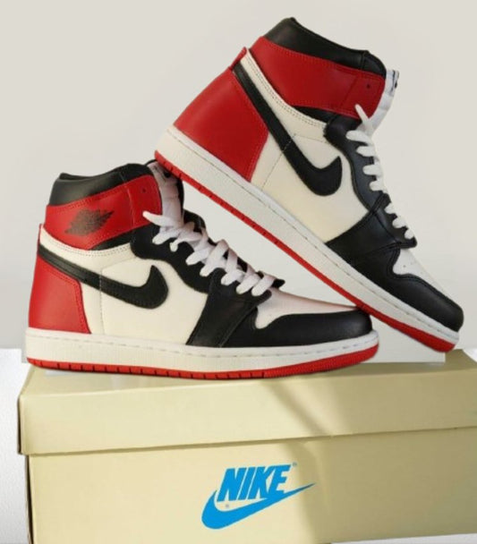 Jordan 1 Black Toe sneakers