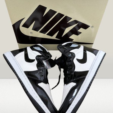 Jordan 1 Sneaker with Nike box