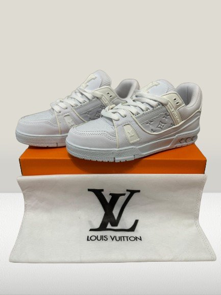 Louis Vuitton Romania studio view