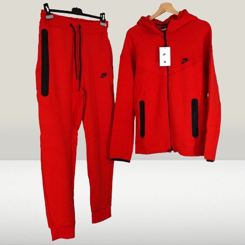 Model Tech Fleece Roșu-2024