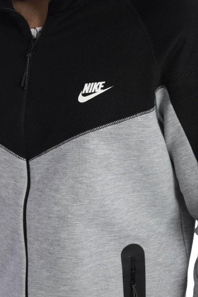 Tech Fleece GRI-NEGRU cu logo Nike