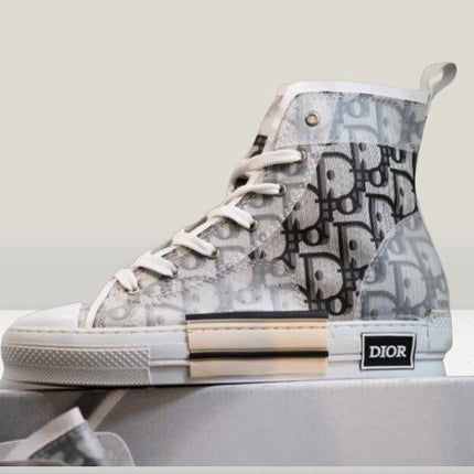 Dior B - 23 HIGH [LA REDUCERE] - ShoeResidenceadidas DIOR B23 HIGH Pantofi Dior B23, Adidași Dior B23, Teniși Dior B23, Sneakers Dior B23, Espadrile Dior B23, Sandale Dior B23, Botine Dior B23, Mocasini Dior B23, Papuci Dior B23, Ghete Dior B23, Pantofi casual Dior B23, Pantofi eleganți Dior B23, Pantofi de antrenament Dior B23, Pantofi de vară Dior B23, Încălțăminte Dior B23, Încălțăminte casual Dior B23, Încălțăminte elegantă Dior B23, dior romania, dior b23 de vanzare, dior b23 high, dior b23