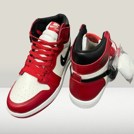 Jordan 1 Chicago - Red [LICHIDARE STOC] - ShoeResidenceDetailed look at the red and white Jordan 1 ChicagoJordan 136adidasadidas alte.adidasi barbati jordan 110