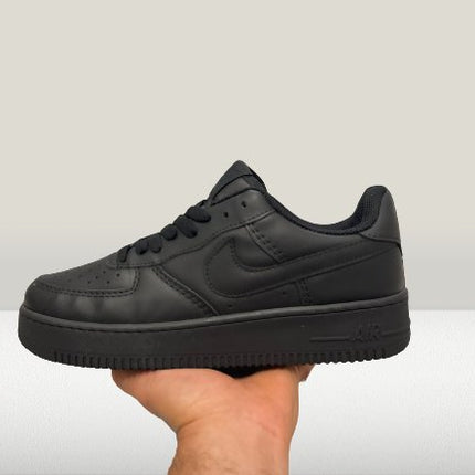 Nike Air Force 1 Triple - Black [NOU] - ShoeResidenceNike Air Force 1 Low Triple Black Black Toe Negru Adidas Tenes AF1 Dama Barbati Unisex Replica Nou Ieftin Oferta Reducere Pantofi Incaltaminte Moda Accesorii Vara Iarna Urban Inalta calitate Livrare rapida Disponibilitate Stoc Comanda online Varietate Culori Dimensiuni Trendy Indragit Design modernAir Force 136