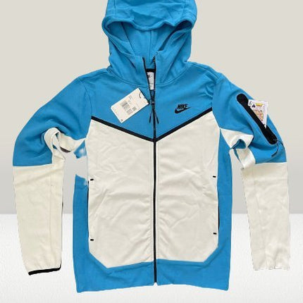 Nike Tech Fleece Baby - Blue 2025 [Full - Set] - ShoeResidenceNike Tech Fleece albastru deschis pentru bebeluși – hanorac cu glugă, partea superioarăNike TechSalbalb compleualb fleece6