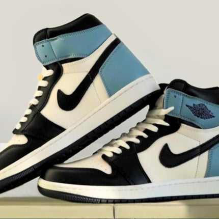 side profile of Jordan 1 OBSIDIAN 