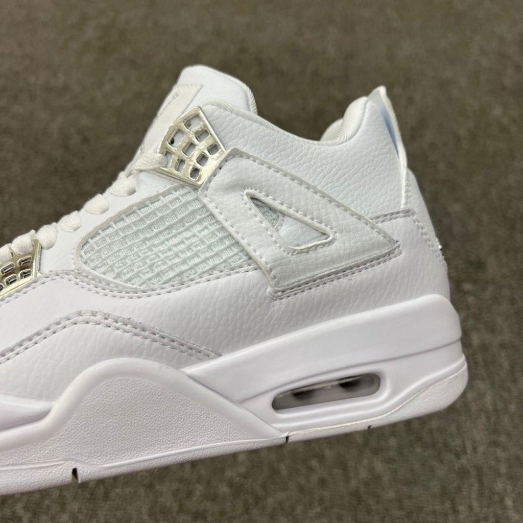 Air Jordan 4 Retro Pure Money - sole of Jordan retro 4
