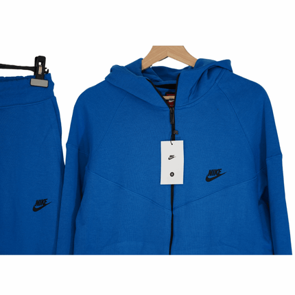 Tech Fleece Negru Full - Blue [SET COMPLET] - ShoeResidenceVedere detaliată a întregului set Tech FleeceNike TechSBlack Hanorac Nike TechBlack Hanorac Pantalon FleeceBlack Hanorac Pantalon Tech6