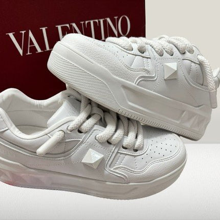 Valentino Garavani Full - White [LA OFERTĂ] - ShoeResidenceVALENTINO GARAVANNI PANTOF ADIDAS CASUAL ALB NEGRU WHIITE ALB PIELE NOU DE VANZARE REDUCERE OFERTA ROPE LACES SHOES TENES SNEAKER OLX SHOERESIDENCE SHOE RESIDENCE REPLICA VALENTINO GARAVANNI PANTOFALENTINO GARAVANNI PANTOF ADIDAS CASUAL ALB NEGRU WHIITE ALB PIELE NOU DE Valentino Garavani, Pantof, Adidas, Casual, Alb, Negru, Sneakers, Incaltaminte, Sport, Fashion, Streetwear, Moda, Stil Urban, Comod, Original, Autentic, Calitate, Premium