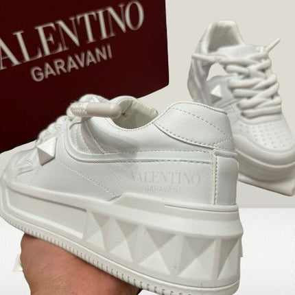 Valentino Garavani Full - White [LA OFERTĂ] - ShoeResidenceVALENTINO GARAVANNI PANTOF ADIDAS CASUAL ALB NEGRU WHIITE ALB PIELE NOU DE VANZARE REDUCERE OFERTA ROPE LACES SHOES TENES SNEAKER OLX SHOERESIDENCE SHOE RESIDENCE REPLICA VALENTINO GARAVANNI PANTOFALENTINO GARAVANNI PANTOF ADIDAS CASUAL ALB NEGRU WHIITE ALB PIELE NOU DE Valentino Garavani, Pantof, Adidas, Casual, Alb, Negru, Sneakers, Incaltaminte, Sport, Fashion, Streetwear, Moda, Stil Urban, Comod, Original, Autentic, Calitate, Premium