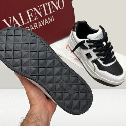 Valentino Garavanni Alb - Negru [NOU] - ShoeResidenceVALENTINO GARAVANNI PANTOF ADIDAS CASUAL ALB NEGRU WHIITE ALB PIELE NOU DE VANZARE REDUCERE OFERTA ROPE LACES SHOES TENES SNEAKER OLX SHOERESIDENCE SHOE RESIDENCE REPLICA VALENTINO GARAVANNI PANTOFALENTINO GARAVANNI PANTOF ADIDAS CASUAL ALB NEGRU WHIITE ALB PIELE NOU DE Valentino Garavani, Pantof, Adidas, Casual, Alb, Negru, Sneakers, Incaltaminte, Sport, Fashion, Streetwear, Moda, Stil Urban, Comod, Original, Autentic, Calitate, Premium, Desi