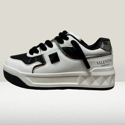 Valentino Garavanni Alb - Negru [NOU] - ShoeResidenceVALENTINO GARAVANNI PANTOF ADIDAS CASUAL ALB NEGRU WHIITE ALB PIELE NOU DE VANZARE REDUCERE OFERTA ROPE LACES SHOES TENES SNEAKER OLX SHOERESIDENCE SHOE RESIDENCE REPLICA VALENTINO GARAVANNI PANTOFALENTINO GARAVANNI PANTOF ADIDAS CASUAL ALB NEGRU WHIITE ALB PIELE NOU DE Valentino Garavani, Pantof, Adidas, Casual, Alb, Negru, Sneakers, Incaltaminte, Sport, Fashion, Streetwear, Moda, Stil Urban, Comod, Original, Autentic, Calitate, Premium, Desi